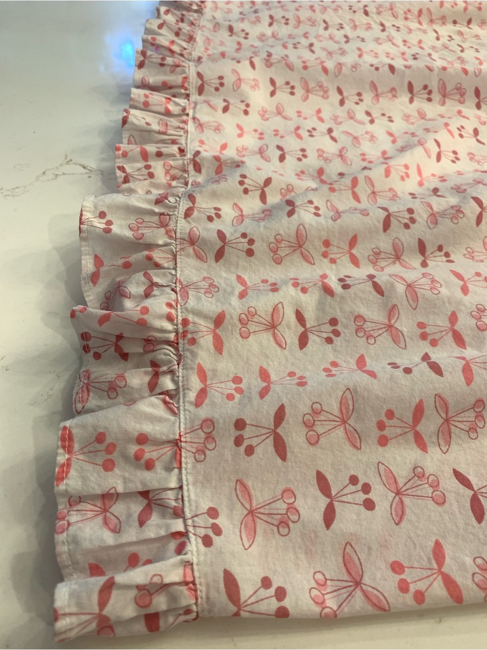 Sleeveless Nightgown Featuring Bunches Of Cherries Women’s Size 1X - Picture 4 of 9